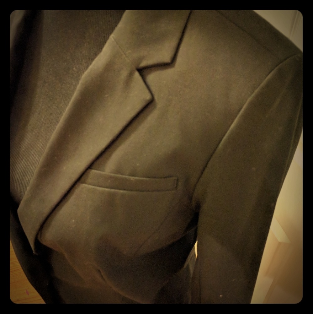 Black 3/4 length sleeve boyfrend blazer